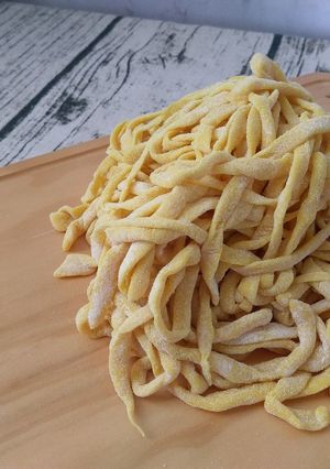 薑黃雞蛋麵條 的食譜成品照片