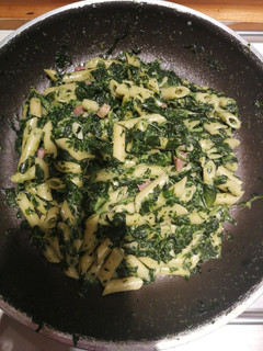Una foto de Pasta con espinacas 👩🏻🍳