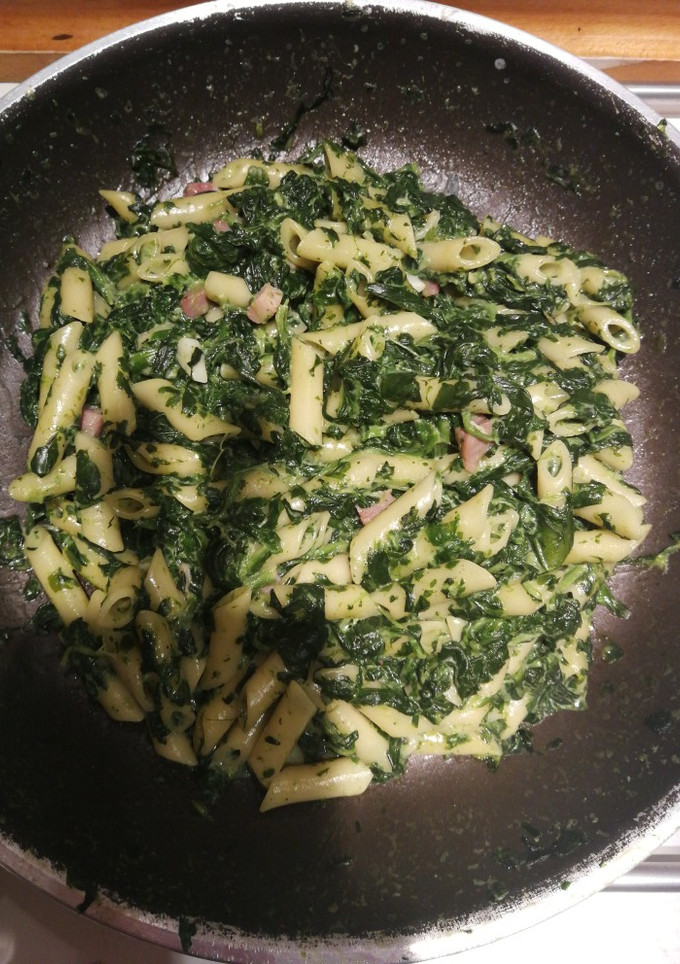 Una foto de Pasta con espinacas 👩🏻‍🍳