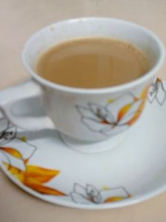 મસાલેદાર ગોળ ની ચા (Jaggery tea in gujrati) રેસીપી મુખ્ય ફોટો