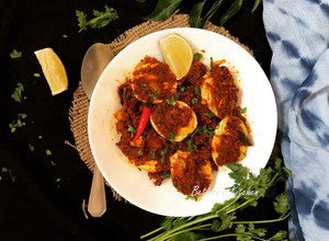 A picture of Guddu Ulli Karam (Egg Curry - Andhra style).