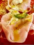 Aperitivo de Mortadella de Bologna con tres tipos de queso