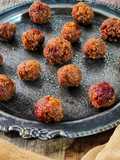 Chotu nariyal ladoos (mini coconut Ladoo)