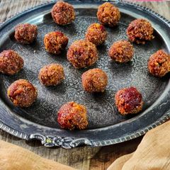 A picture of Chotu nariyal ladoos (mini coconut Ladoo).