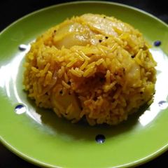 A picture of Garlic rice.