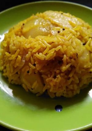 A picture of Garlic rice.