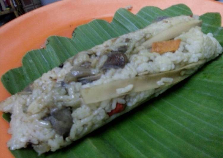 Pais burih (nasi bakar khas sunda)