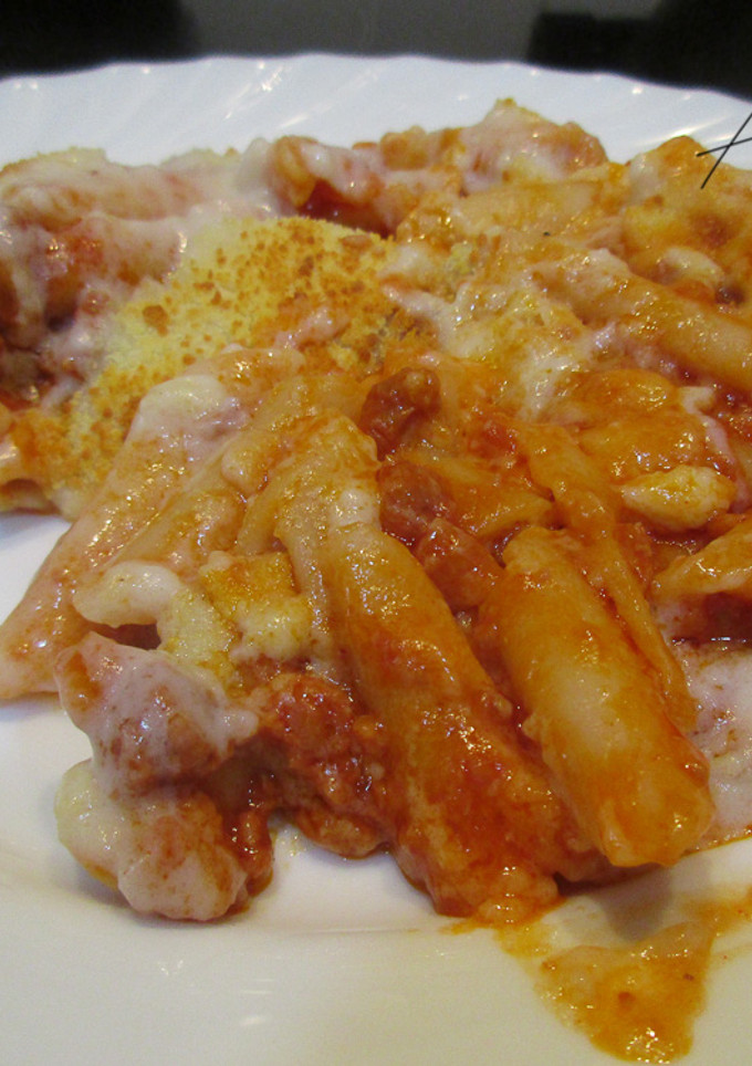 Una foto de Macarrones con chorizo, gratinados