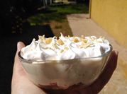 Una foto de mousse de limón con claras