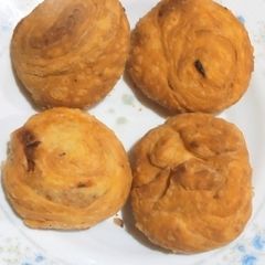 A picture of Qeemy ki kachori.