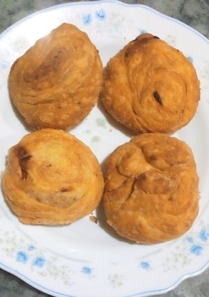 A picture of Qeemy ki kachori.