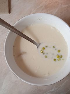 Tejszínes zöldborsó leves recept fotója