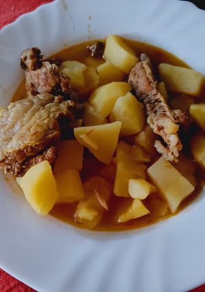 Una foto de Patatas con costillas 🥔🥓