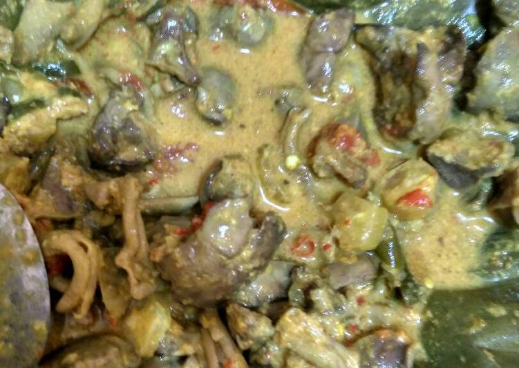 Botok jeroan emak oby