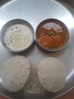 கம்பு ரவா இட்லி#ரவை (Kambu Rava Idli Recipe in Tamil) செய்முறை முக்கிய புகைப்படம்