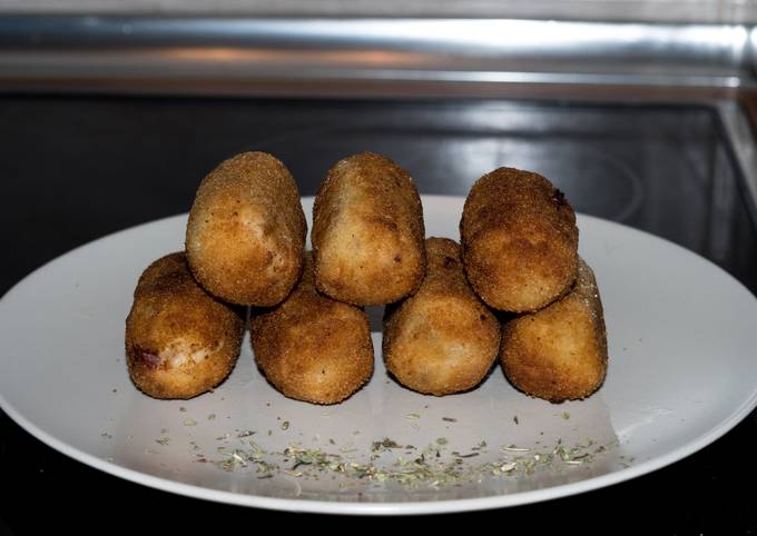 Croquetas de pollo y jamón serrano (3.6/5)