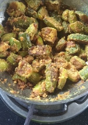 बेसन कुंदरु(besan kundru recipe in hindi) रेसिपी मुख्य फोटो