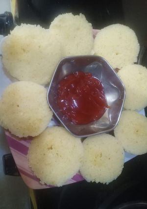 A picture of Idli.
