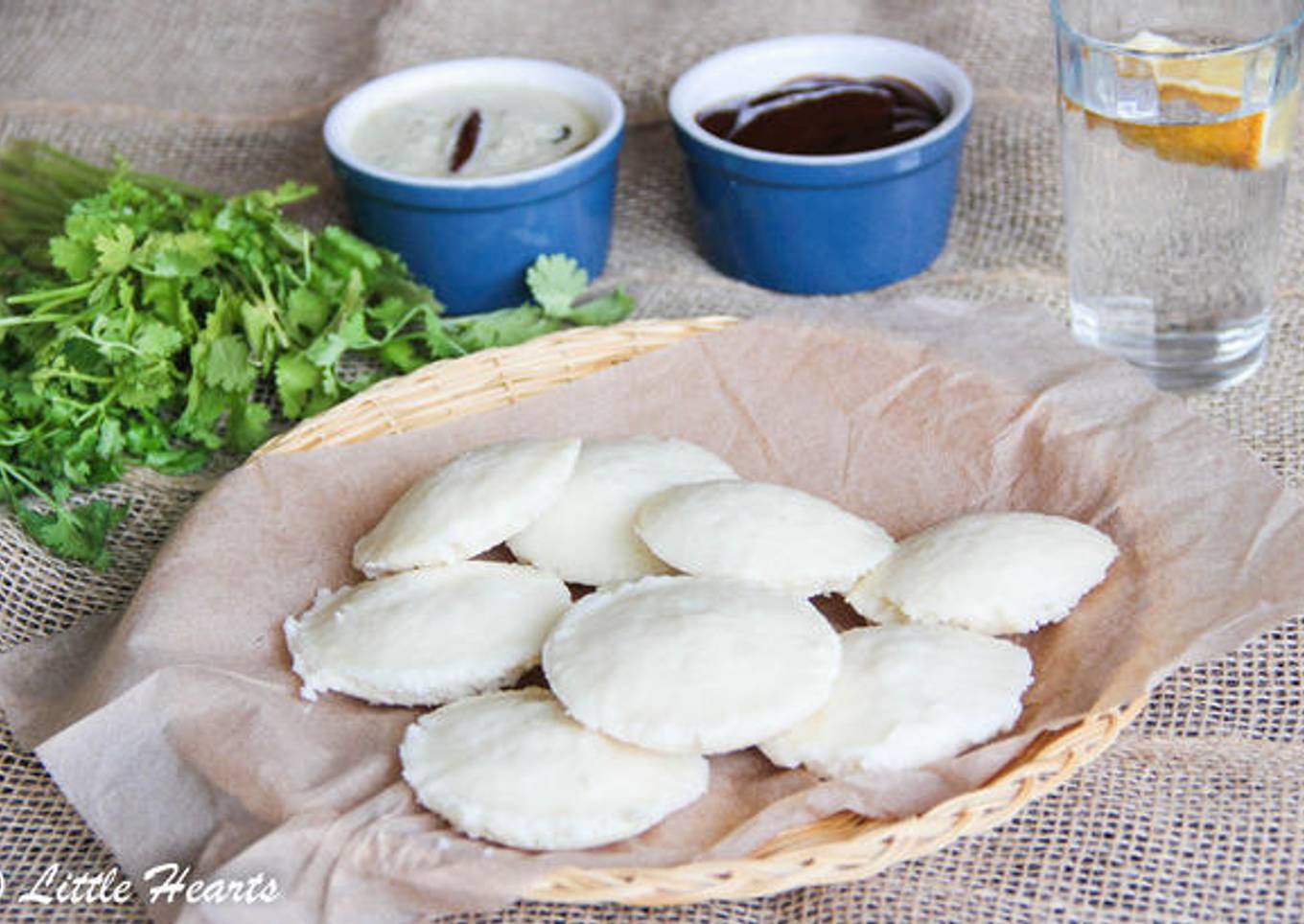 Idli-South Indian soft pillowy steamed lentil rice cakes