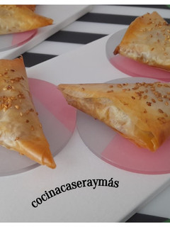 Una foto de Samosas de pollo al curry