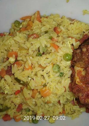 A picture of Chinese fried rice.