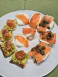 110. Canapés de Salmón Ahumado