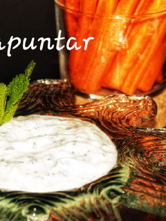 Una foto de Tzatziki 🇬🇷 (crema de yogur y pepino)