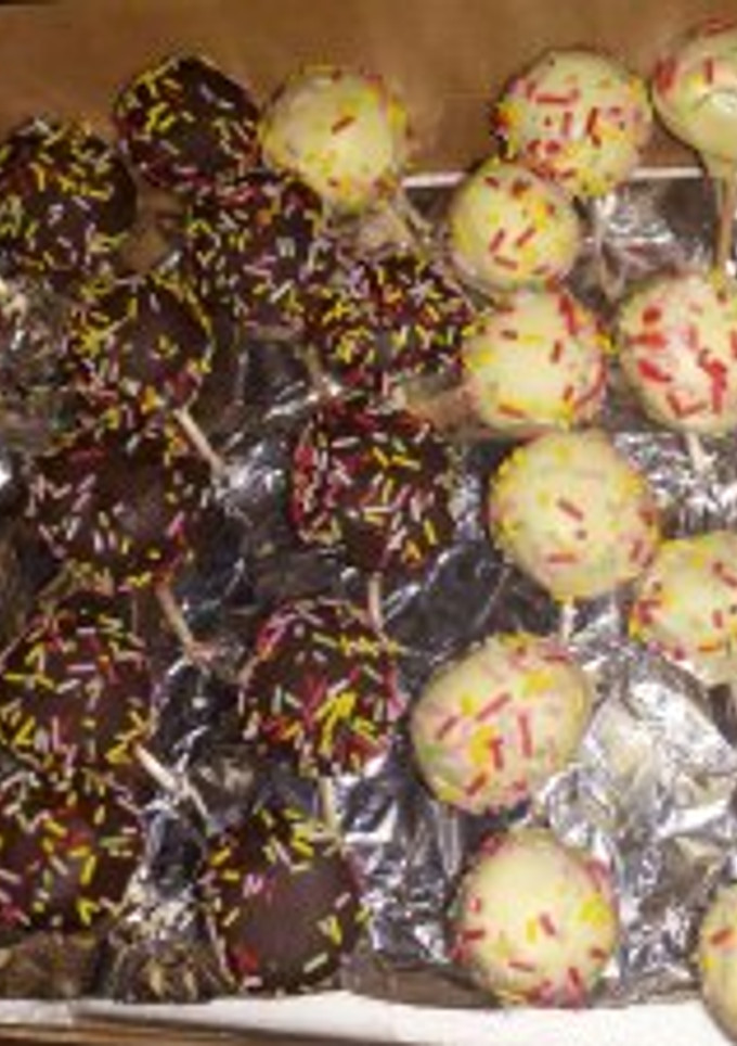 Una foto de Cake pops con galleta