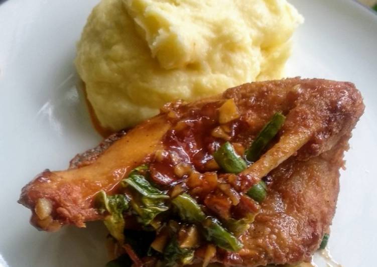 makanan Ayam Asam Manis &amp; Mashed Potato yang Bisa Manjain Lidah