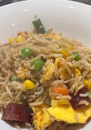 Hình của món Cơm Chiên Trứng Lạp Xưởng Rau Củ.