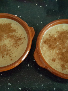 Una foto de Arroz con leche cremoso con azúcar de Panela