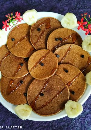 A picture of Chocolate Protein Pancakes.