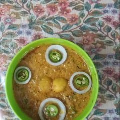 A picture of Shahi Dum aloo peas curry.