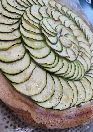 Une photo de Tarte Fine Courgette, Chèvre et Basilic