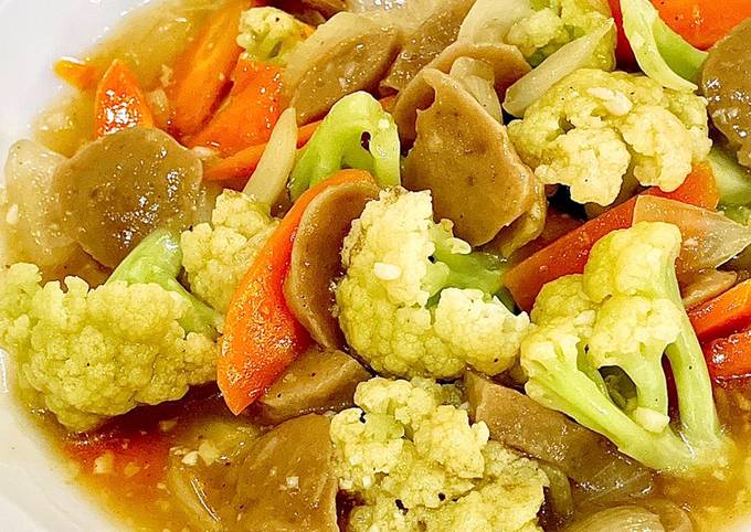 Resep Tumis Kembang Kol Wortel Dan Bakso Oleh Nathalia Tj Cookpad