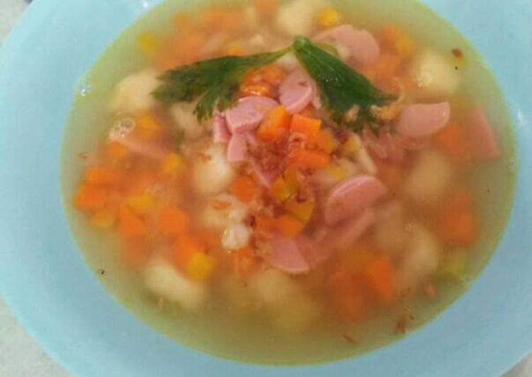 Proses meracik Sup Ikan Dori plus sosis Lezat