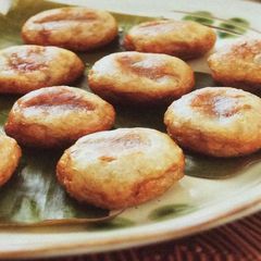 A picture of Fried yam balls.