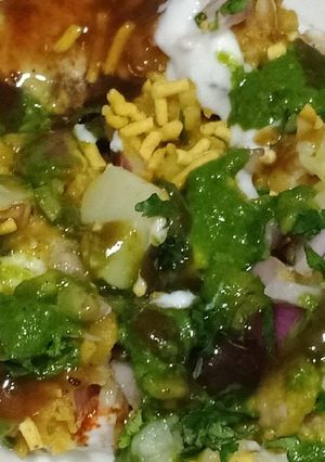 मीठा तीखा दही बड़ा (Metha teekha dahi bada recipe in hindi) रेसिपी मुख्य फोटो