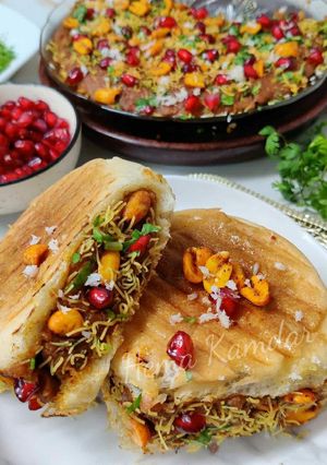 ગ્રિલ્ડ કચ્છી દાબેલી જૈન (Grilled Kutchhi Dabeli Jain Recipe In Gujarati) રેસીપી મુખ્ય ફોટો