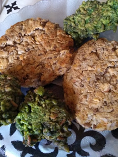 Una foto de Hamburguesas de lentejas, garbanzos y porotos blancos. VEGANA