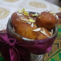 A picture of Gulab jaman.