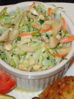 Una foto de Ensalada de repollo con almendras