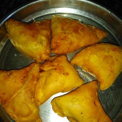 A picture of Cheese Samosa.