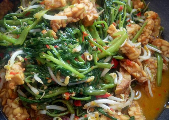 Resep Kangkung tumis pedas tempe toge yang Enak Banget