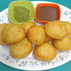 A picture of Urad Dal wadas.
