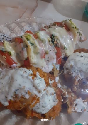 Una foto de Pollo relleno, con torrejas de verdura