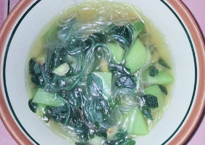 Resep Sayur Bening Daun Kelor Oleh Pinkpastel Cookpad