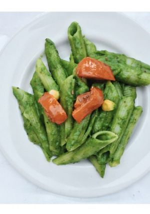 A picture of Spinach pesto pasta.