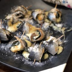 A picture of Sardines roll.