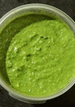 ગ્રીન ચટણી (Green Chutney Recipe In Gujarati) રેસીપી મુખ્ય ફોટો